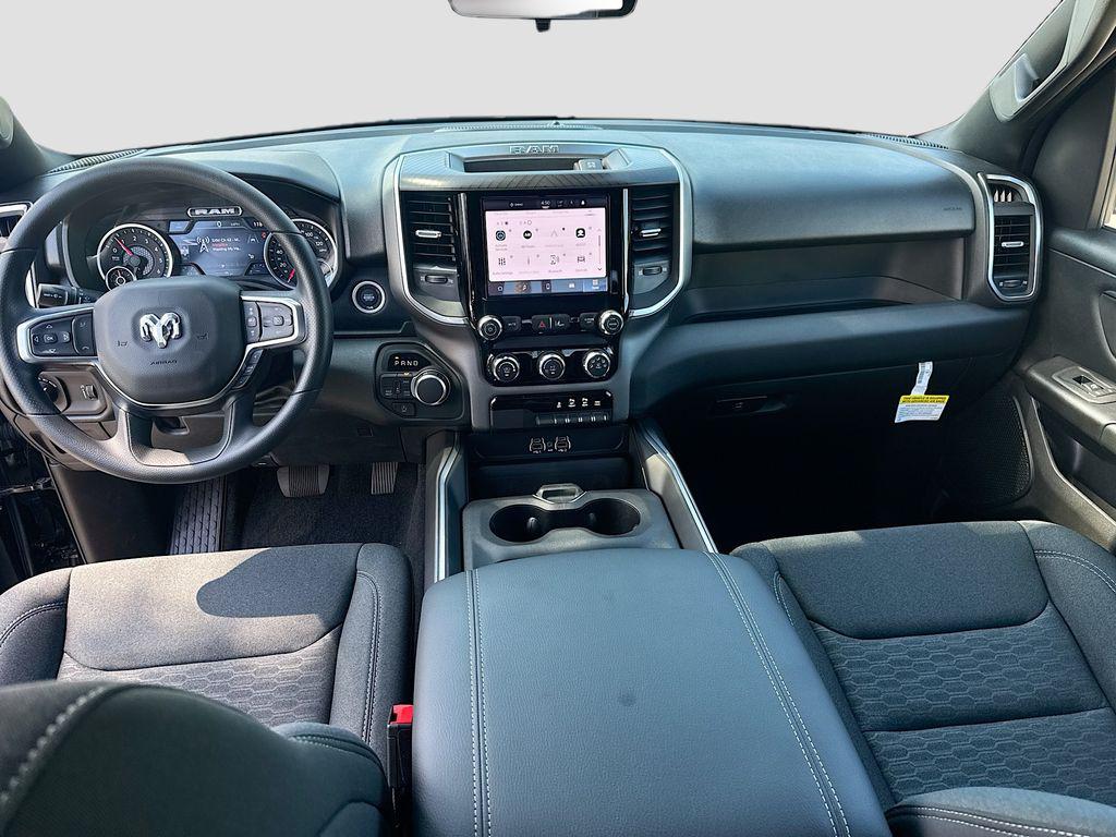 صورة مصغرة 24 لـ 2026 RAM 1500 EXPRESS