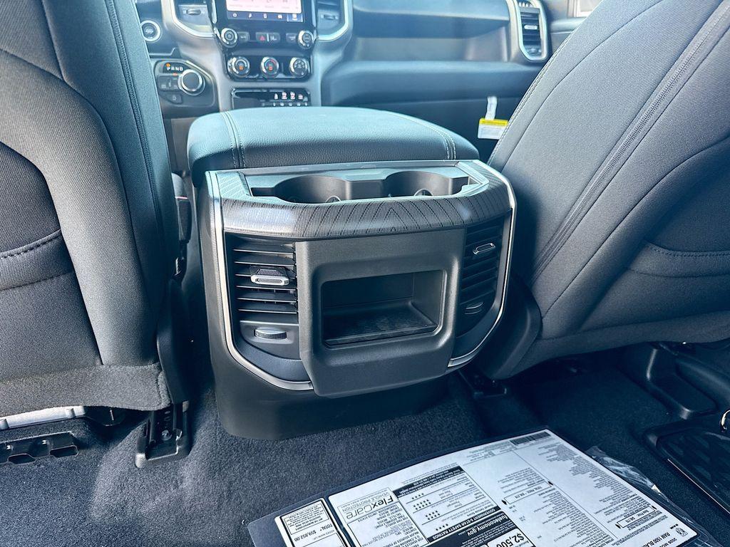 صورة مصغرة 25 لـ 2026 RAM 1500 EXPRESS