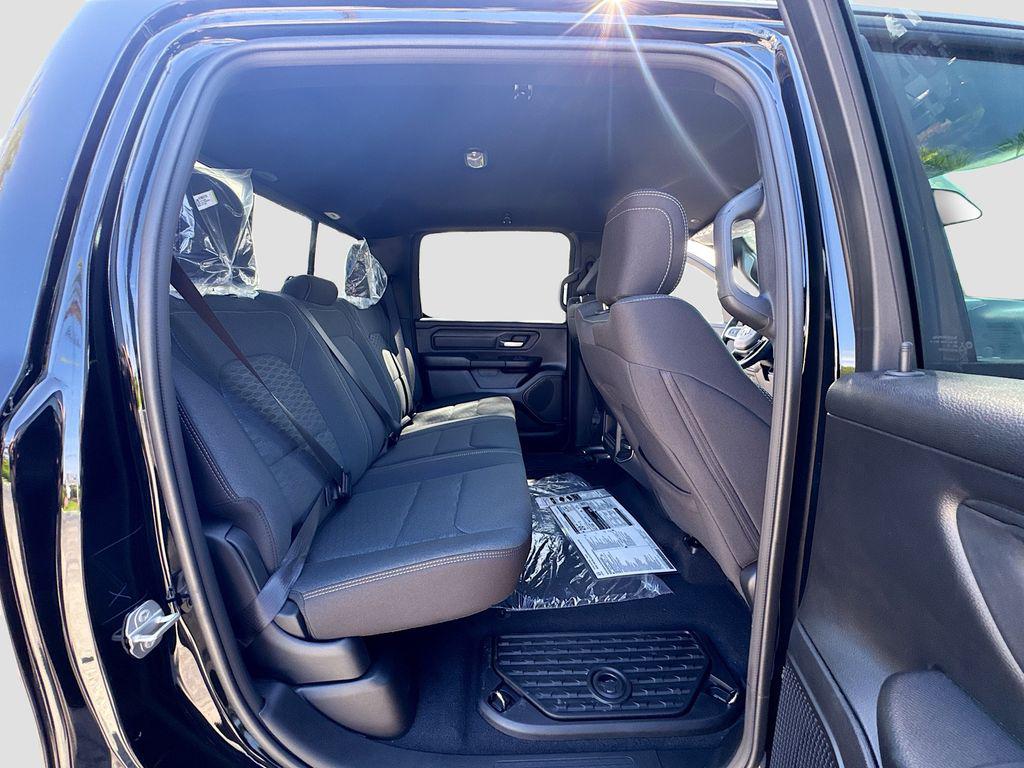 صورة مصغرة 29 لـ 2026 RAM 1500 EXPRESS