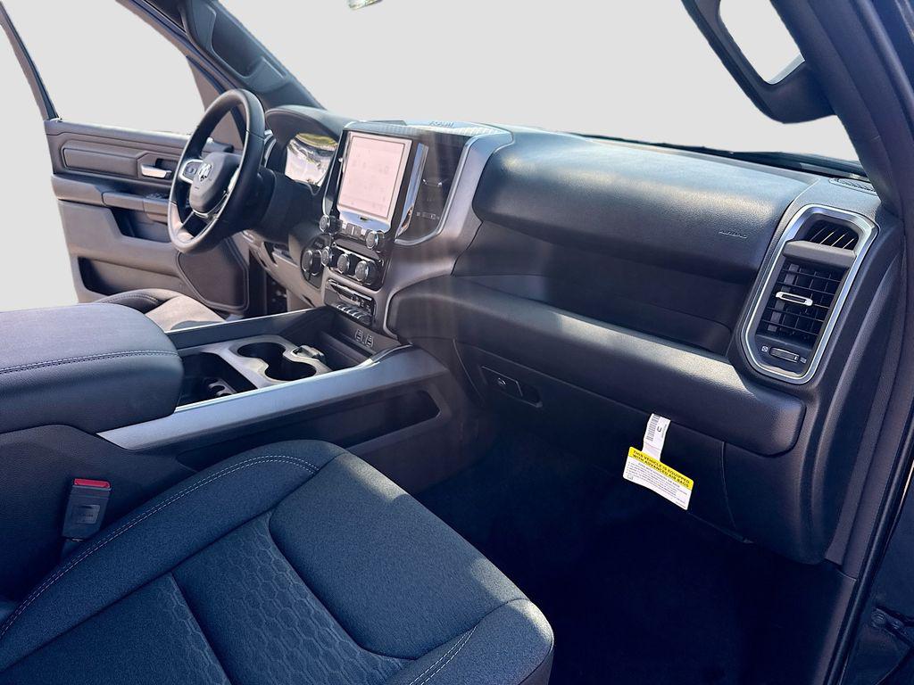 صورة مصغرة 31 لـ 2026 RAM 1500 EXPRESS