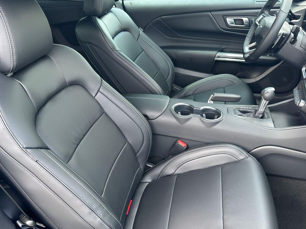 صورة مصغرة 14 لـ 2026 FORD MUSTANG GT PREMIUM