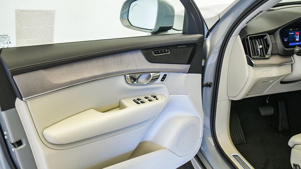 2026 Volvo XC90 PLUG-IN HYBRID T8 ULTRA 缩略图 28