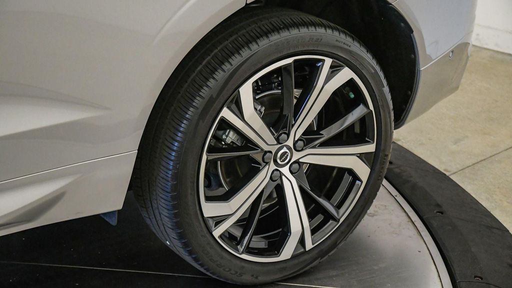 2023 Volvo XC60 B5 ULTIMATE DARK THEME 照片 11