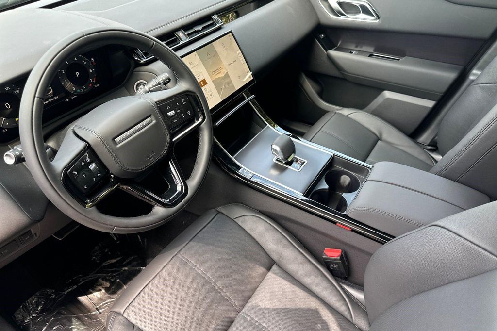 صورة 4 لـ 2026 LAND Rover RANGE ROVER VELAR P400 DYNAMIC SE