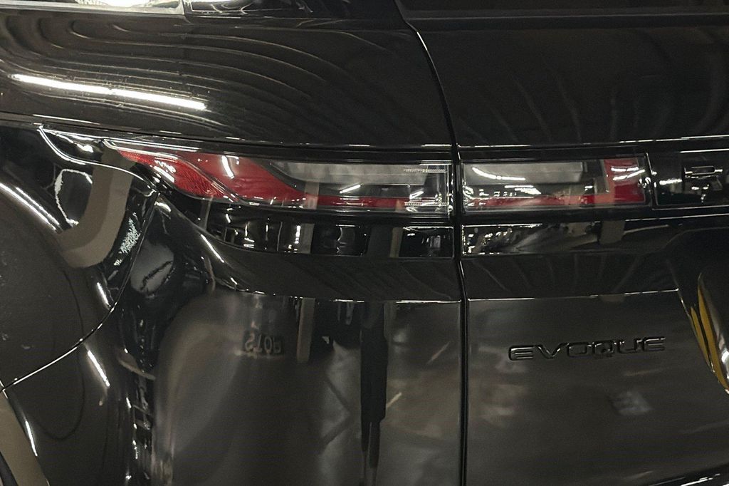 صورة 25 لـ 2026 LAND Rover RANGE ROVER EVOQUE HOXTON EDITION