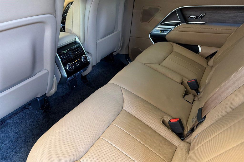 صورة مصغرة 23 لـ 2026 LAND Rover RANGE ROVER P530 SE 7 SEAT