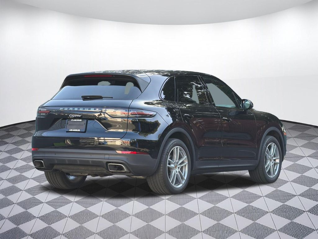 صورة 9 لـ 2023 Porsche CAYENNE