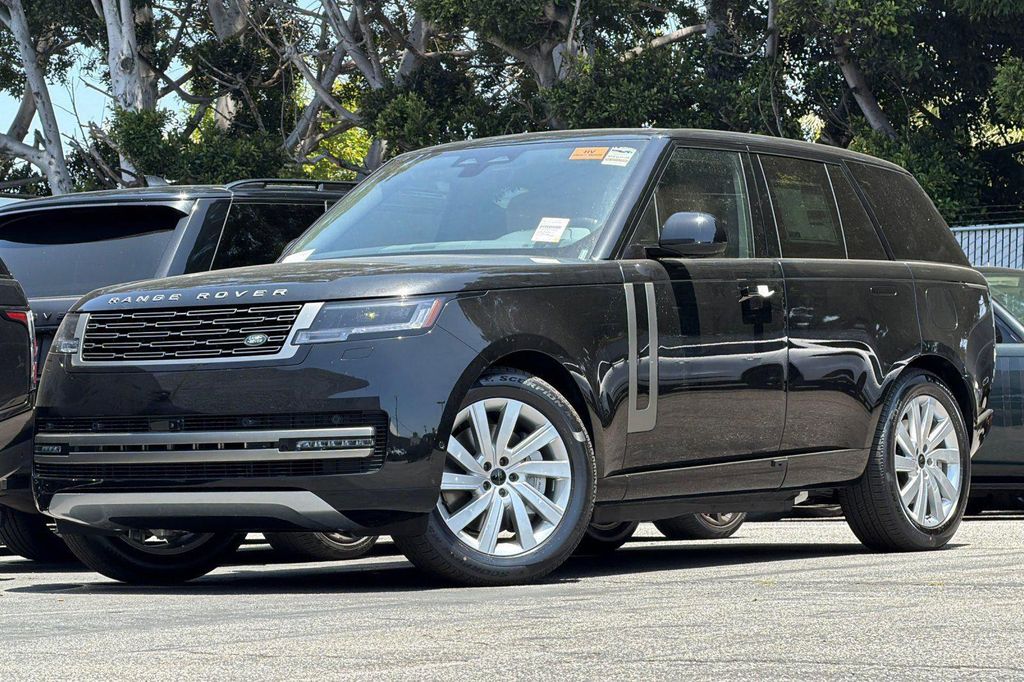 New 2026 Land Rover Range Rover P550e SE