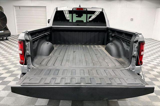 صورة مصغرة 31 لـ 2025 RAM 1500 TRADESMAN