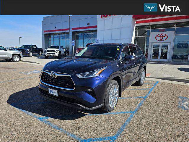 New 2026 Toyota Highlander Hybrid Limited