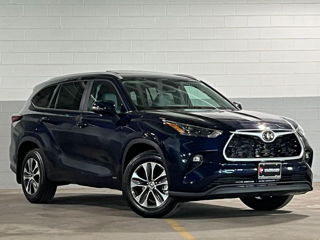 New 2026 Toyota Highlander Hybrid XLE