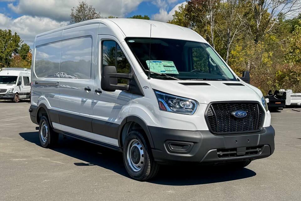 New 2025 Ford Transit-250 148 WB Medium Roof Cargo