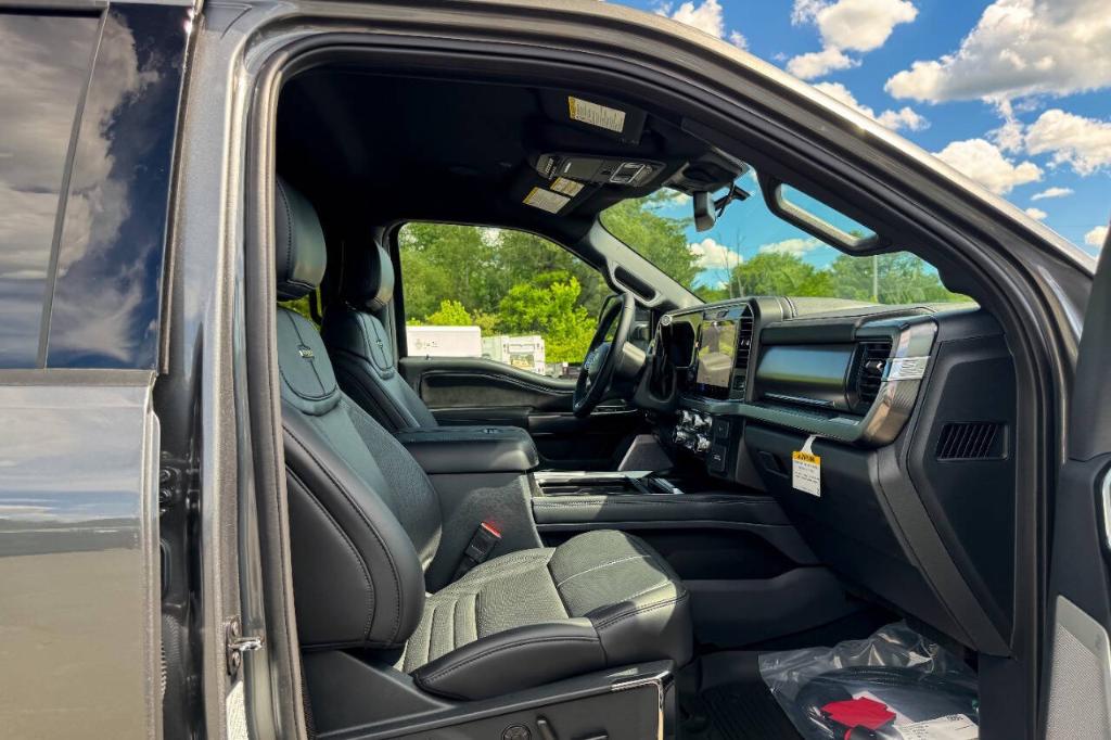 2026 FORD F-450 PLATINUM — миниатюра 14