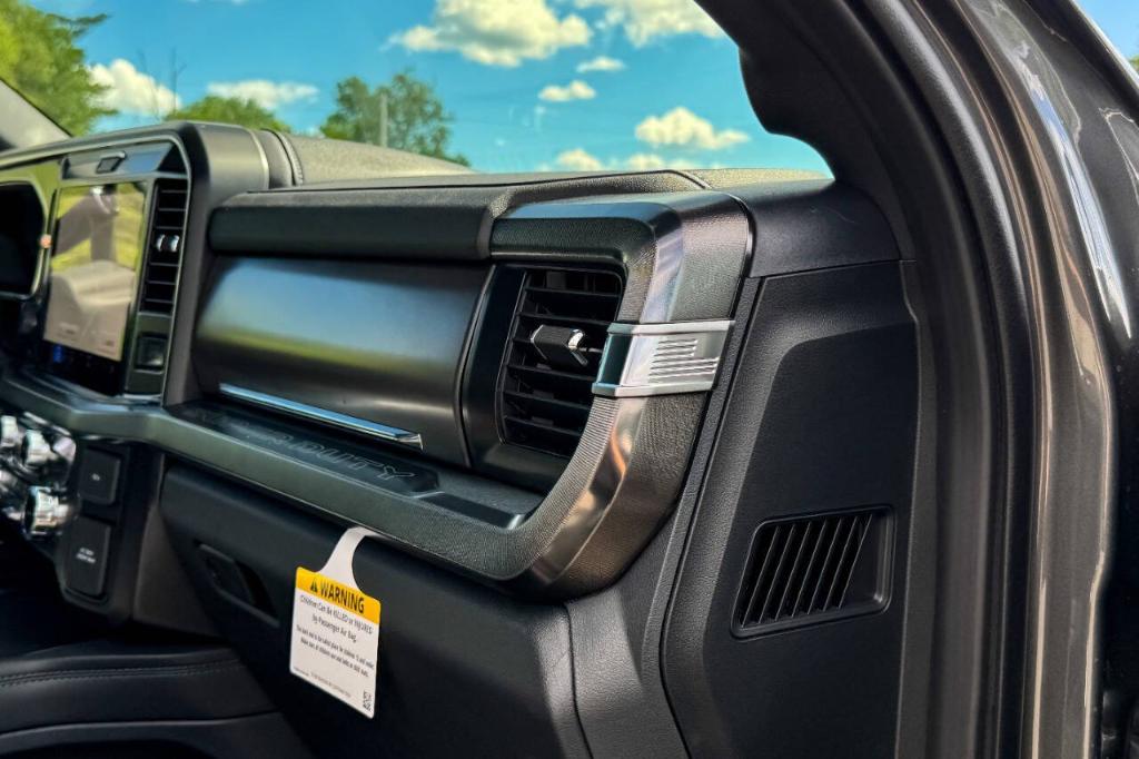 2026 FORD F-450 PLATINUM — миниатюра 16