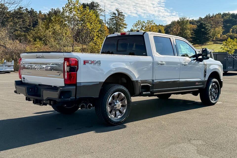 2026 FORD F-350 KING RANCH — фото 3