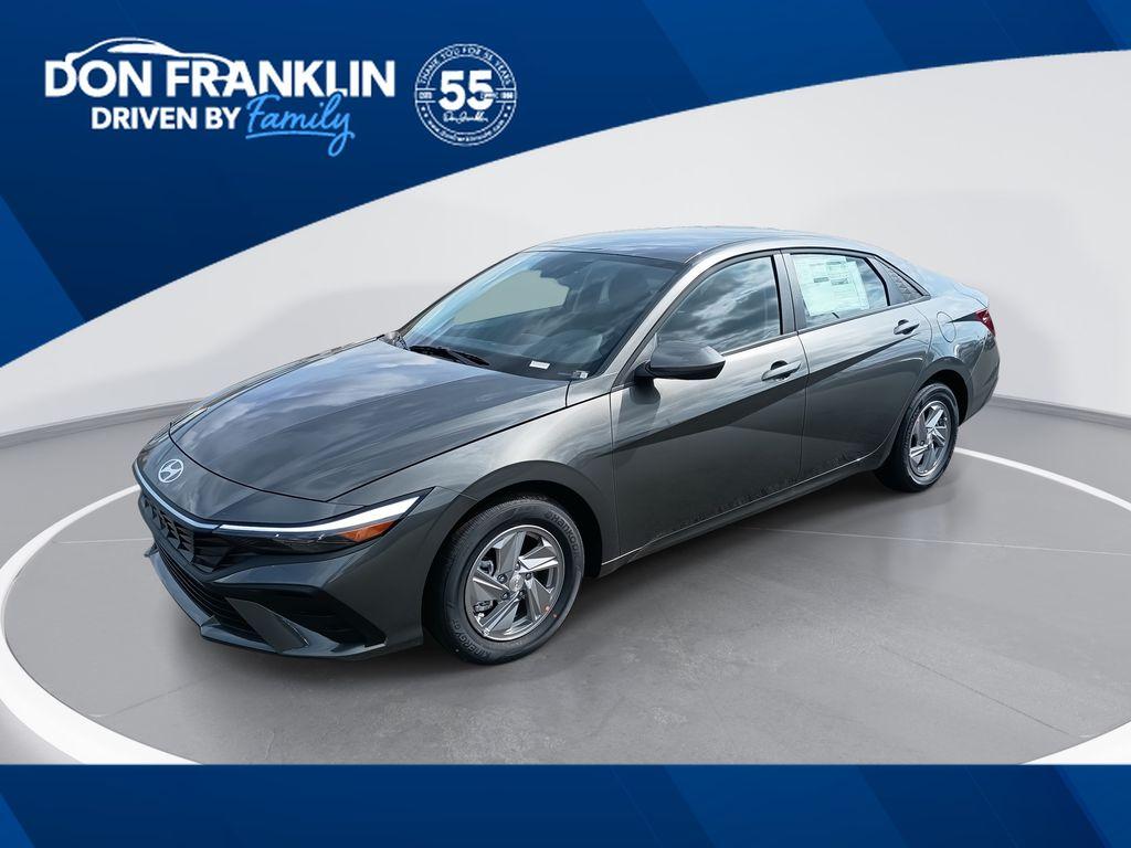 New 2026 Hyundai ELANTRA SE