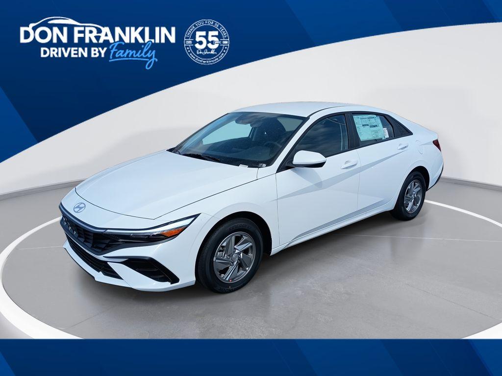 New 2026 Hyundai ELANTRA SE