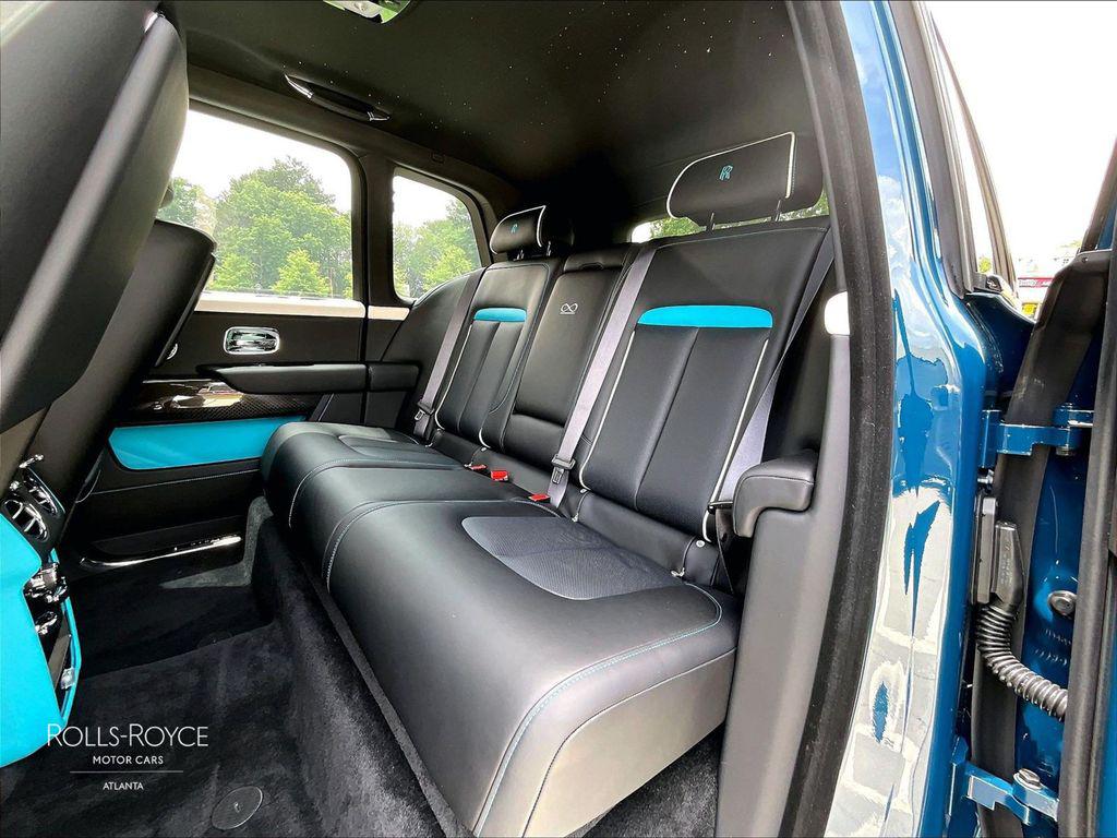 صورة 10 لـ 2027 ROLLS-ROYCE CULLINAN BLACK BADGE