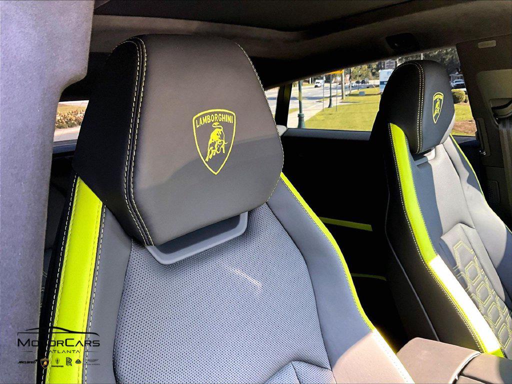 2025 Lamborghini URUS SE 缩略图 32