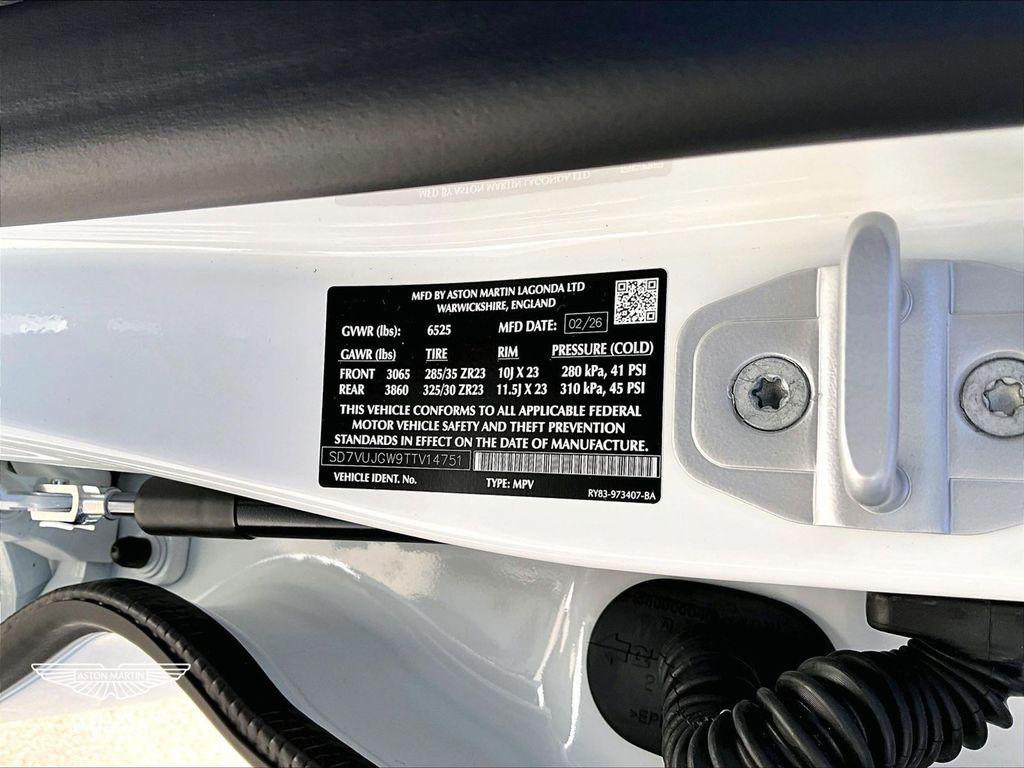 2026 Aston Martin DBX S 缩略图 12