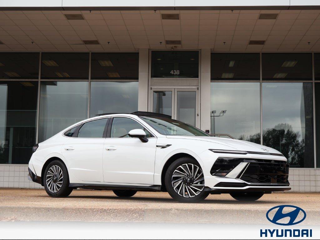 New 2026 Hyundai SONATA Hybrid Limited