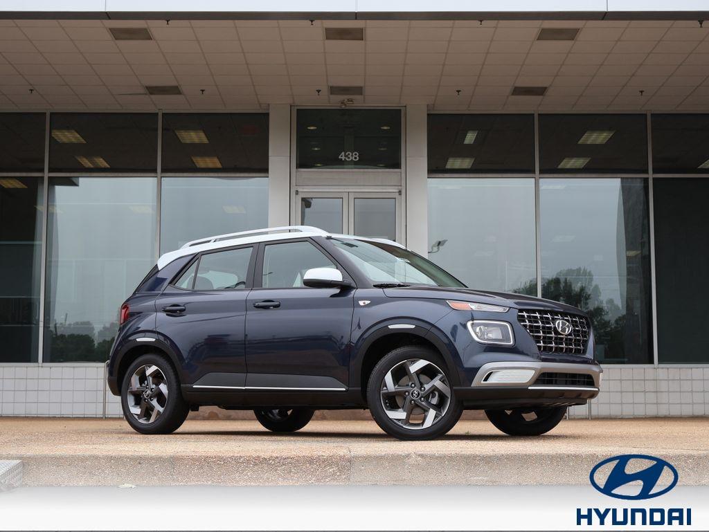 New 2026 Hyundai VENUE SEL w/Two-Tone Roof