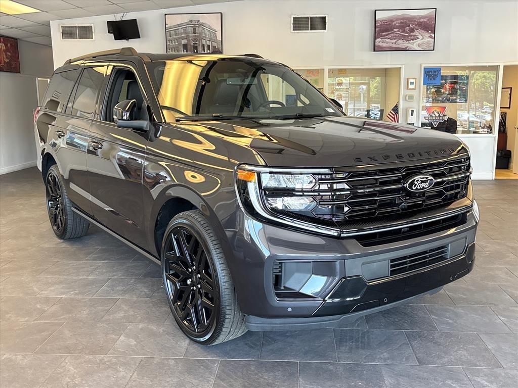 New 2026 Ford Expedition Platinum