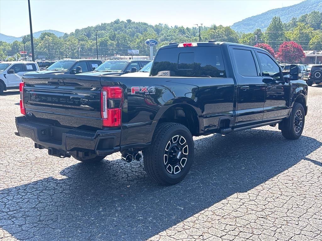 صورة 8 لـ 2025 FORD F-250 PLATINUM