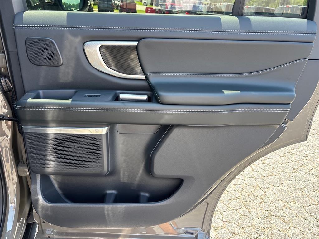 2027 FORD EXPEDITION PLATINUM — миниатюра 15