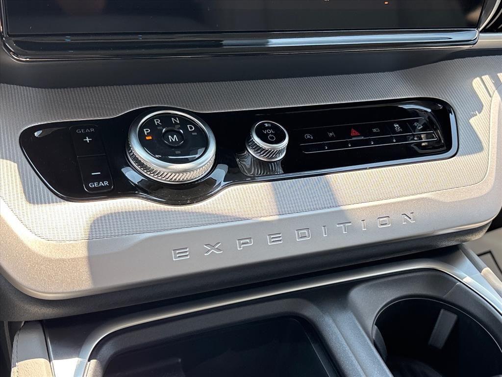 صورة مصغرة 32 لـ 2027 FORD EXPEDITION ACTIVE