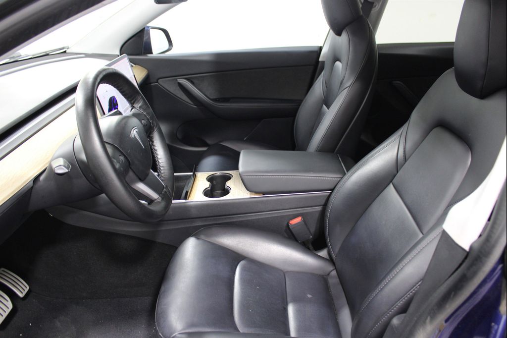 TESLA MODEL Y PERFORMANCE DUAL MOTOR ALL-WHEEL DRIVE - 3