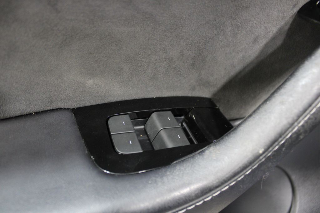 TESLA MODEL Y PERFORMANCE DUAL MOTOR ALL-WHEEL DRIVE - 7