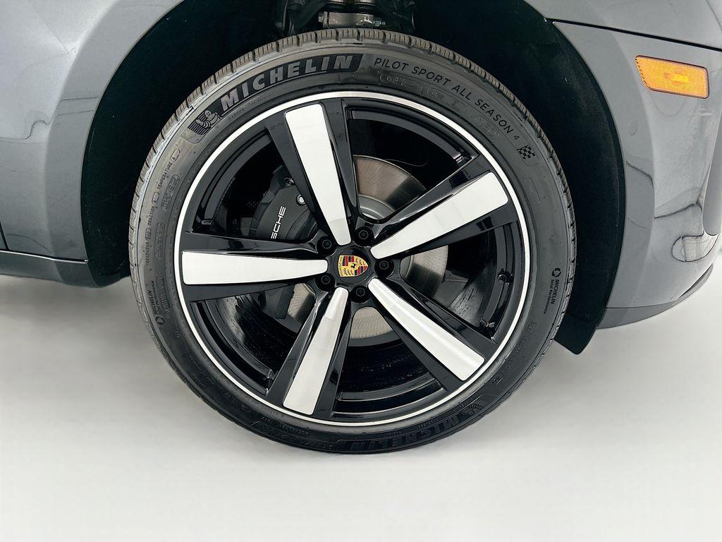 2026 Porsche MACAN — миниатюра 32