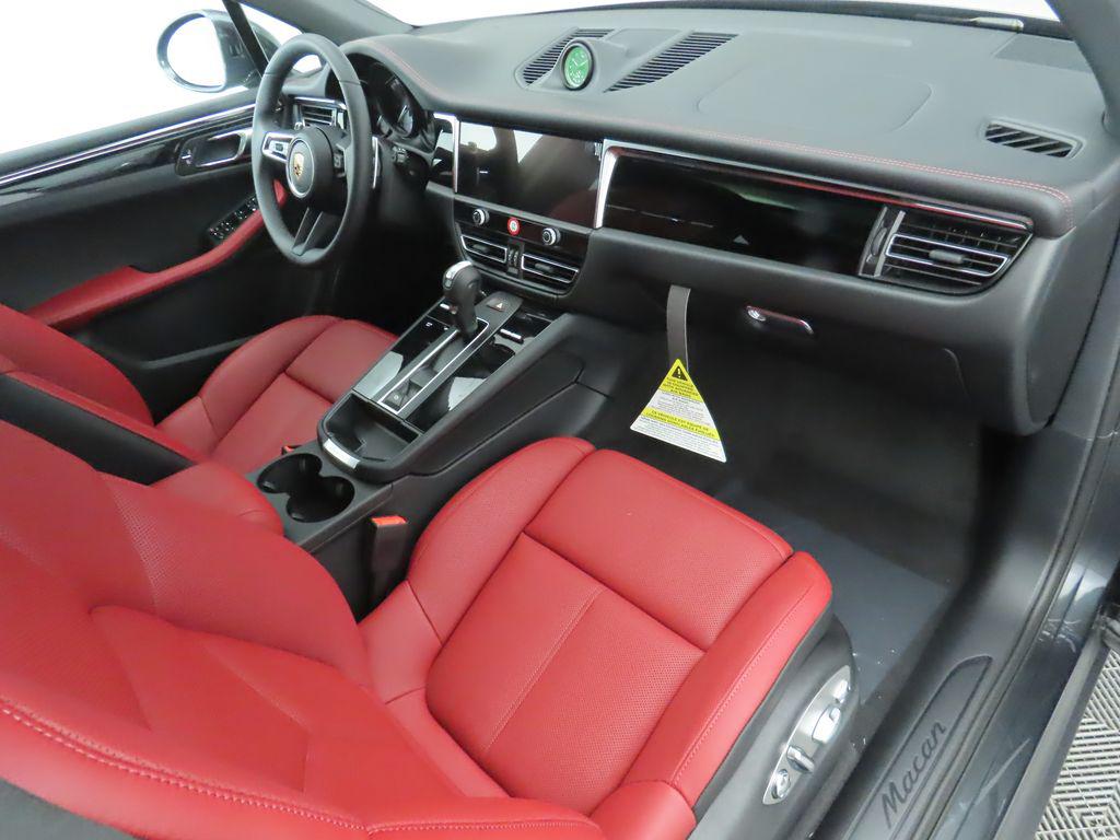 2025 Porsche MACAN — миниатюра 21