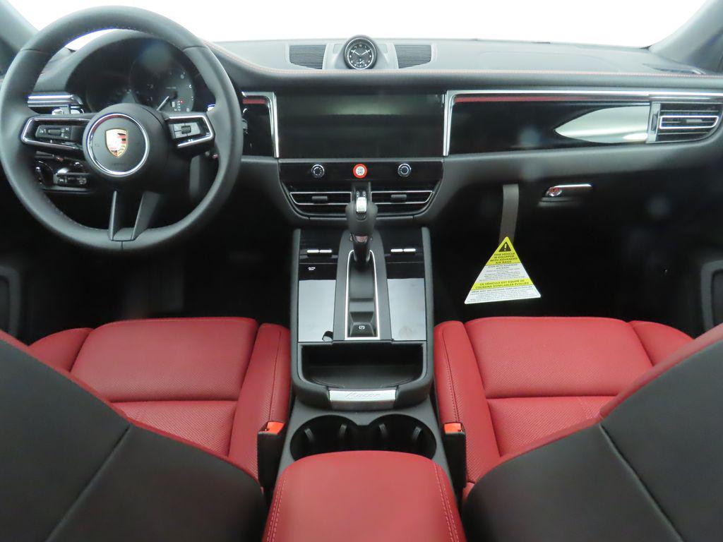 2025 Porsche MACAN — миниатюра 16