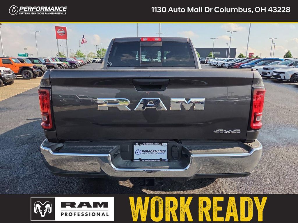 صورة 6 لـ 2026 RAM 3500 TRADESMAN CREW CAB 4X4 6'4' BOX