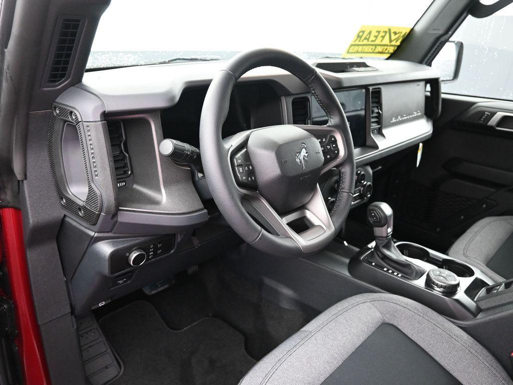 FORD BRONCO - 10