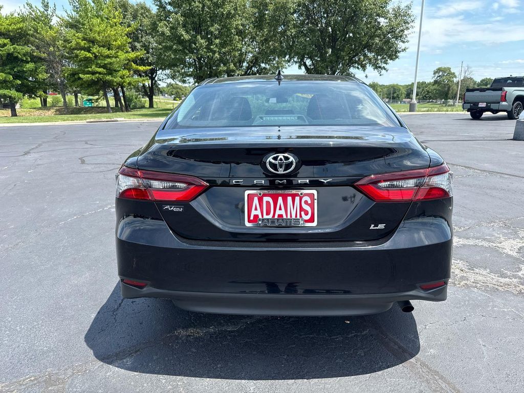 صورة 7 لـ 2024 Toyota CAMRY LE