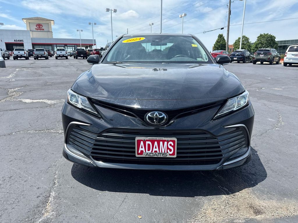 صورة 3 لـ 2024 Toyota CAMRY LE
