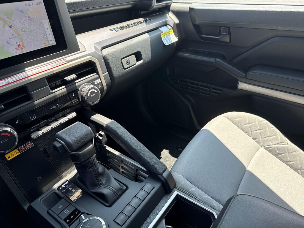 صورة مصغرة 24 لـ 2026 Toyota TACOMA SR5