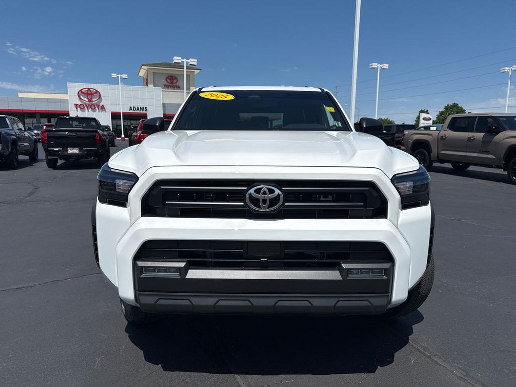 صورة 3 لـ 2025 Toyota 4RUNNER SR5