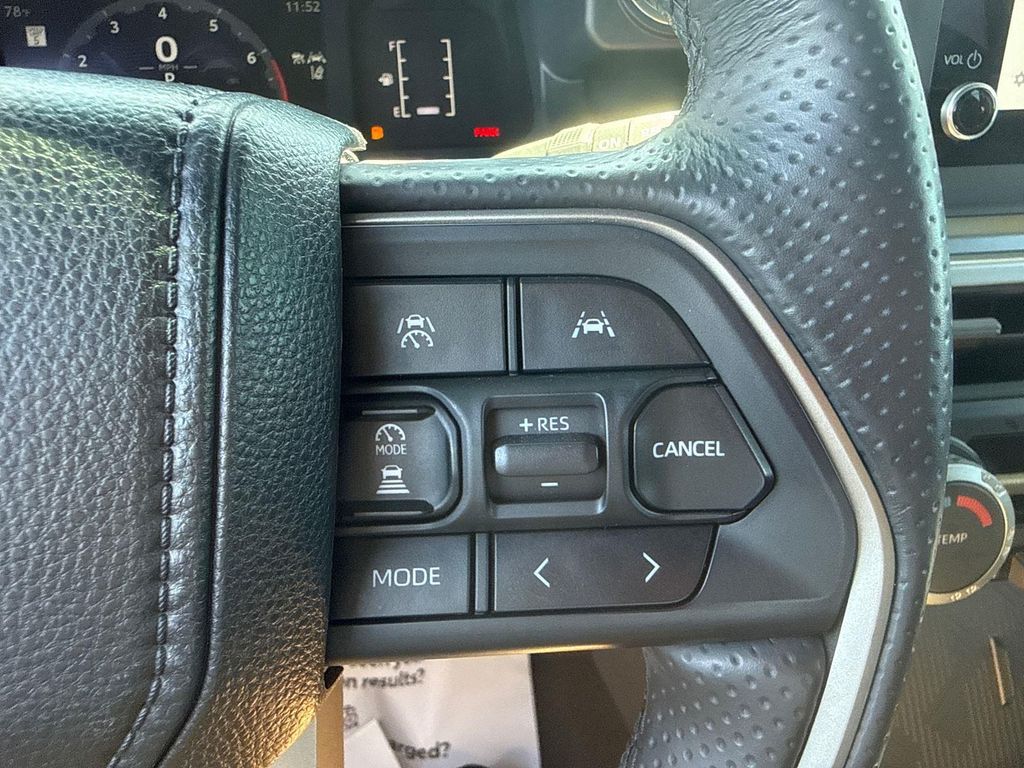 صورة مصغرة 16 لـ 2025 Toyota 4RUNNER SR5