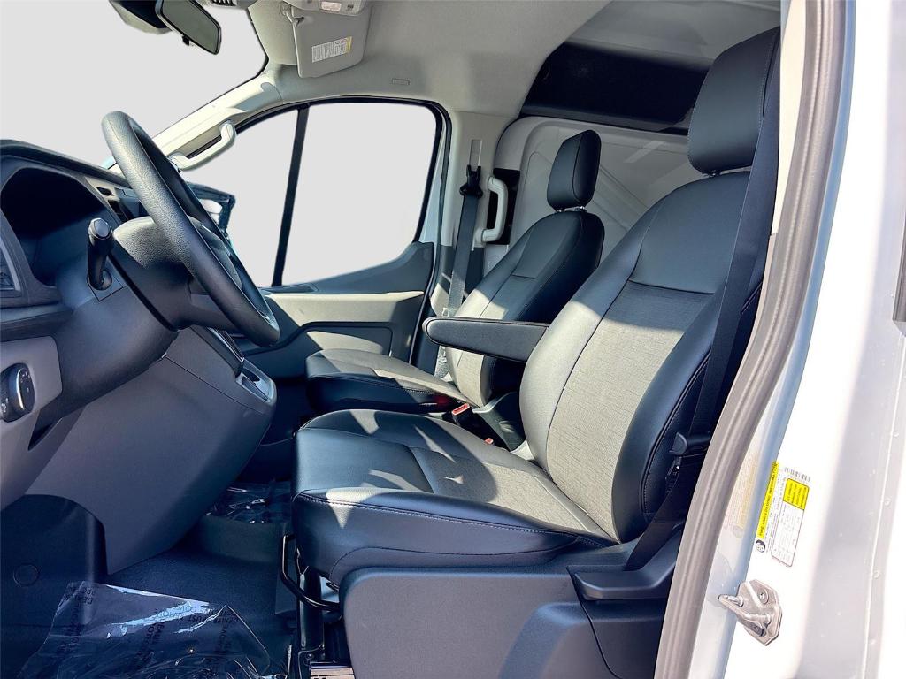 صورة مصغرة 20 لـ 2026 FORD TRANSIT-250
