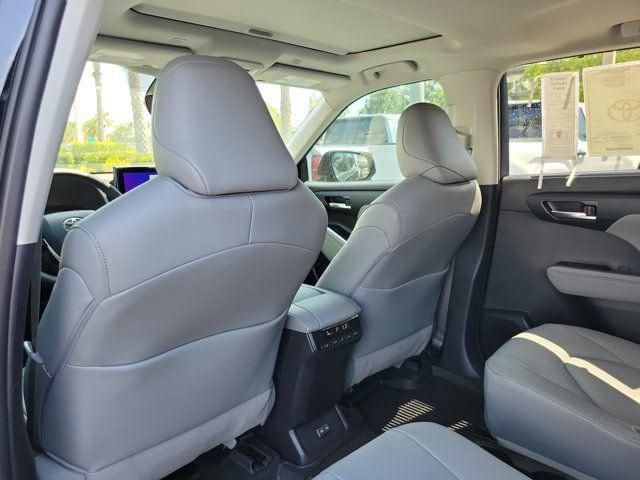 TOYOTA HIGHLANDER - 7