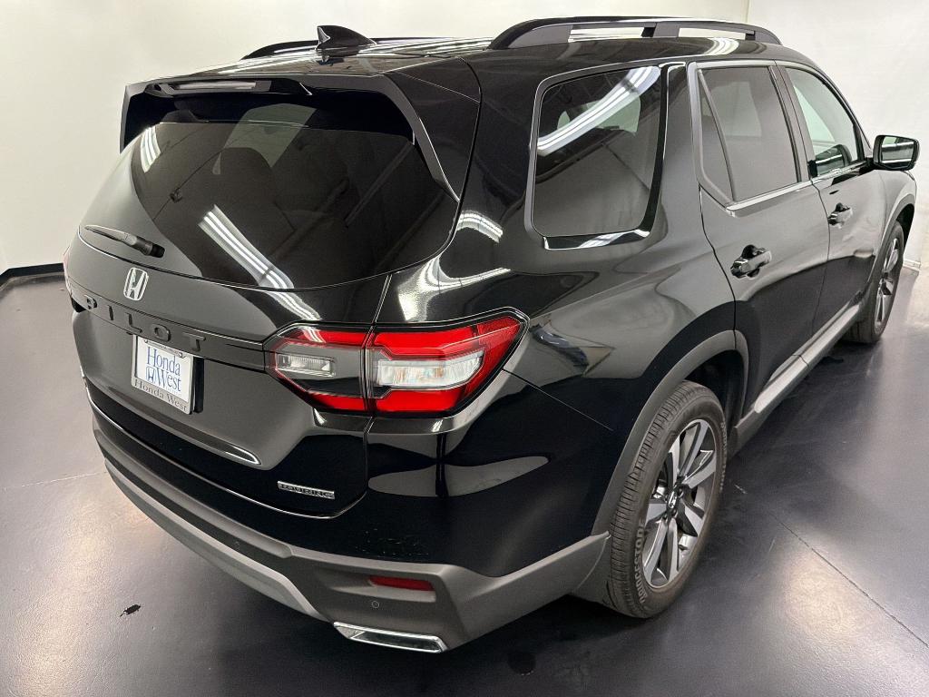 2025 Honda PILOT TOURING photo 9