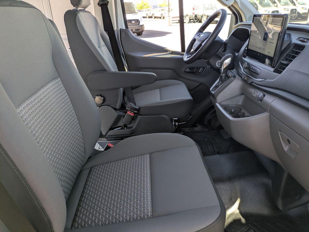 صورة مصغرة 15 لـ 2026 FORD TRANSIT-150 BASE