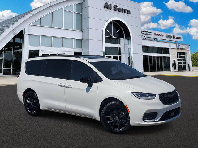 New 2026 Chrysler Pacifica Limited