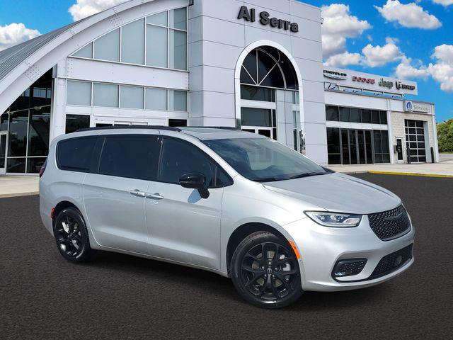 New 2026 Chrysler Pacifica Limited