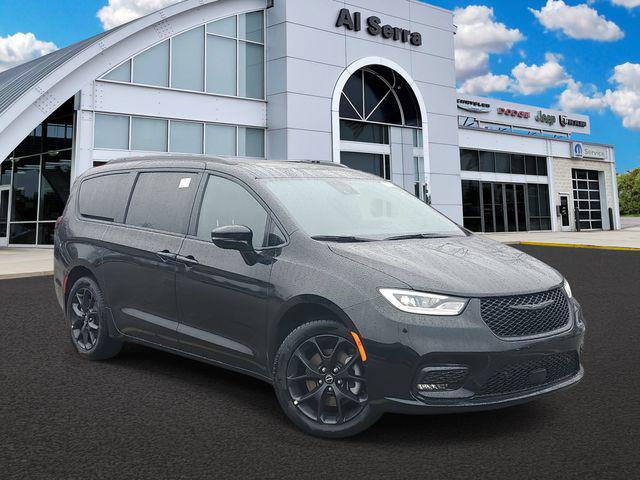 New 2026 Chrysler Pacifica Limited
