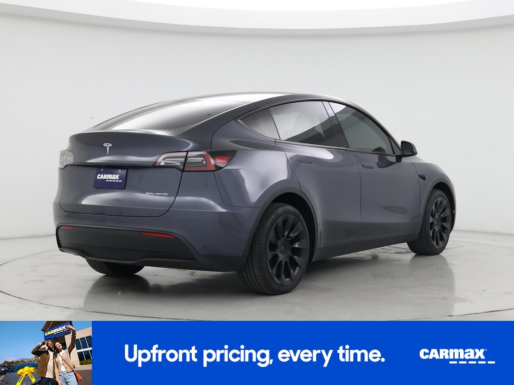 TESLA MODEL Y LONG RANGE - 10